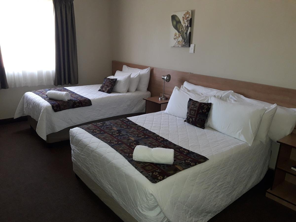 Airport Hotel คิมเบอร์ลีย์ ภายนอก รูปภาพ