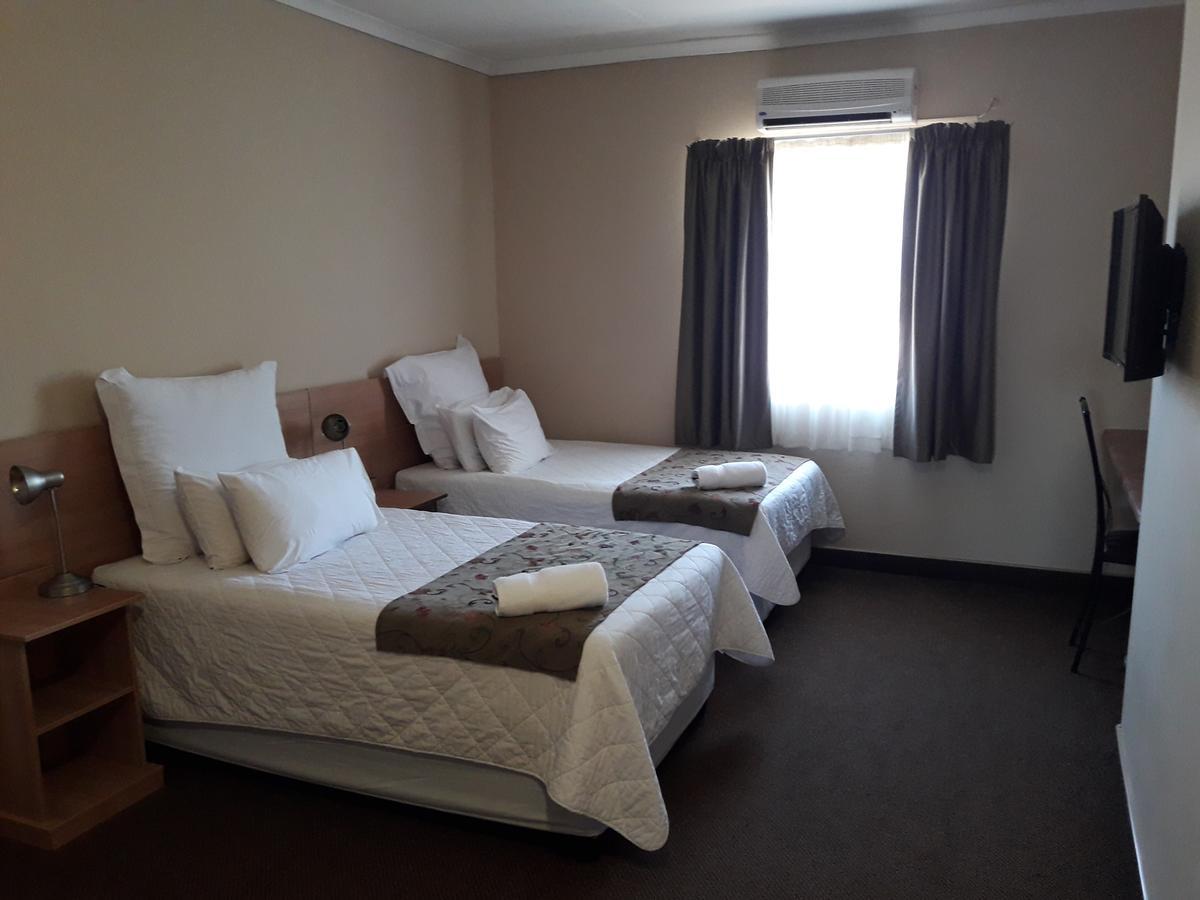 Airport Hotel คิมเบอร์ลีย์ ภายนอก รูปภาพ